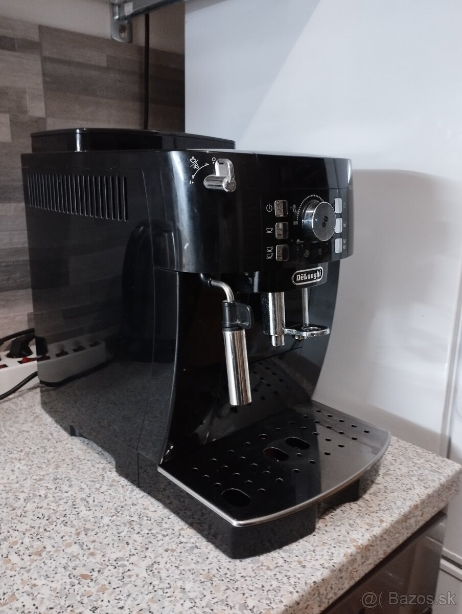 Predám kávovar DeLonghi - 3