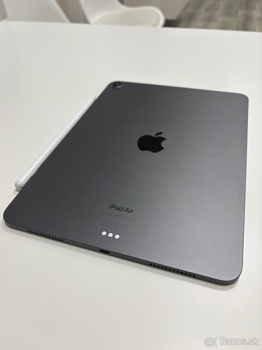 iPad Air 2022 (5. generácia) 256 GB - 3