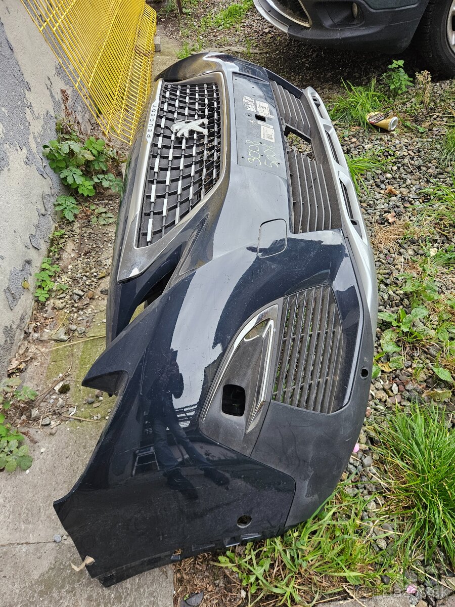 Predný nárazník Peugeot 3008 5008 - 3