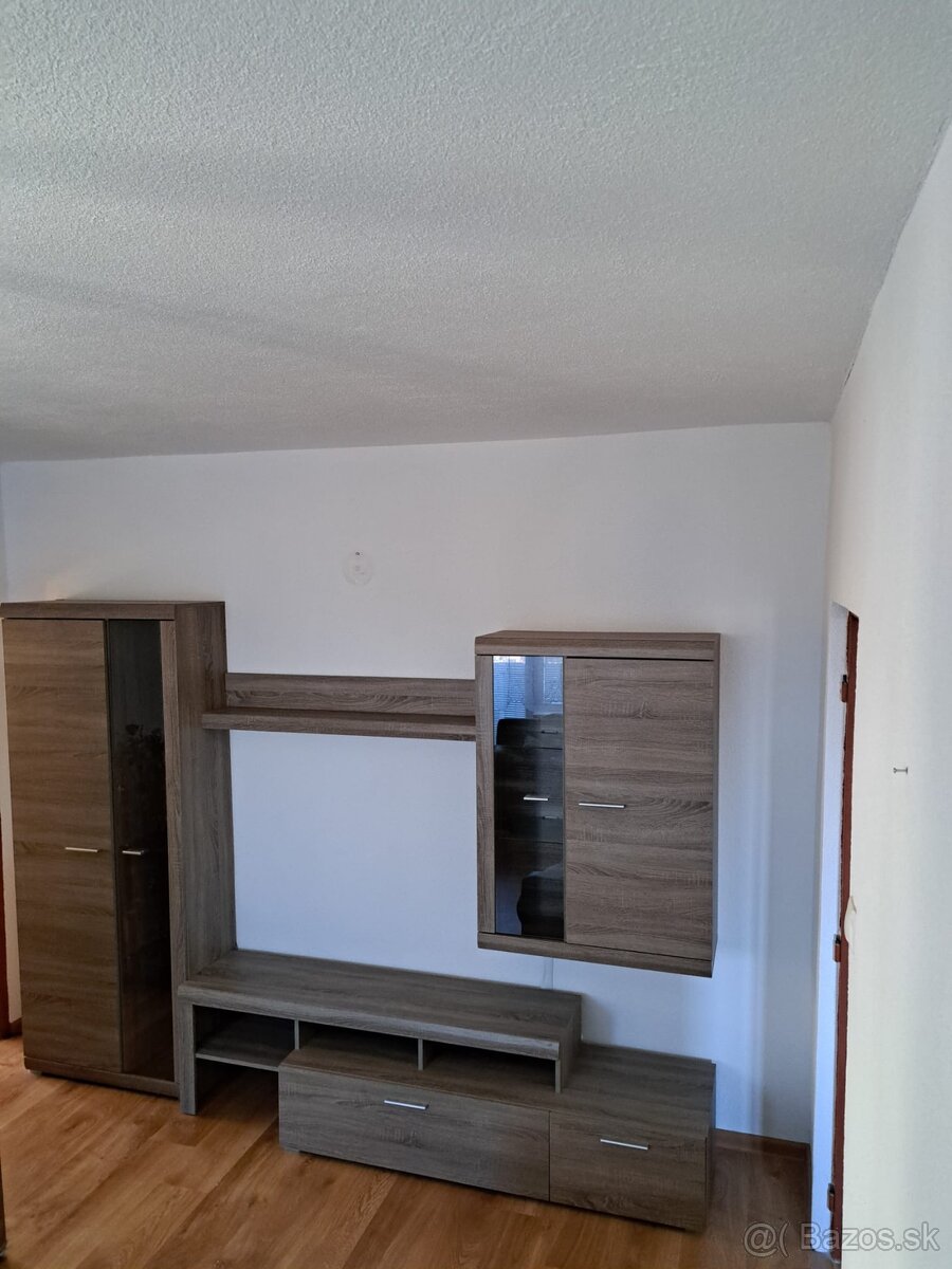 Obývačková stena - 3