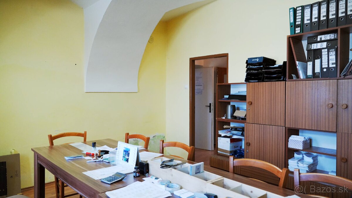 Budova v centre mesta - 3