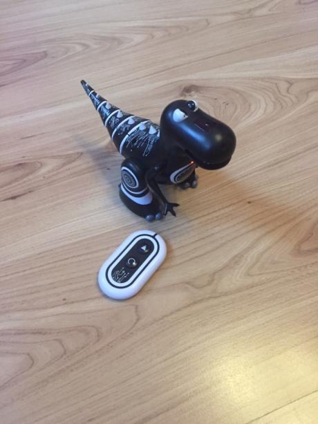 Dinosaurus na diaľkové - 3