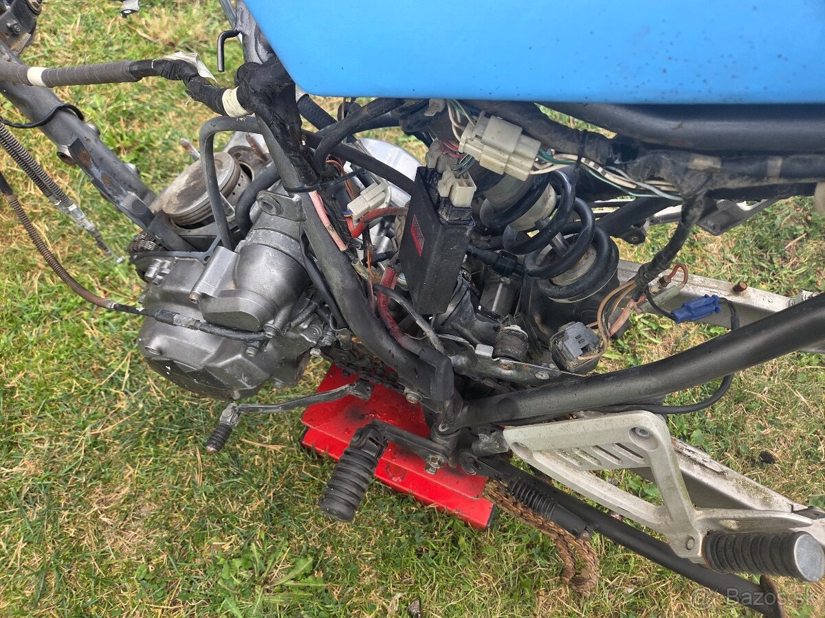 Rozpredám Yamaha xt 600 E - 3