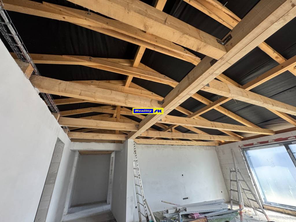 Rodinný dom Valča, novostavba v štádiu holodomu - 3