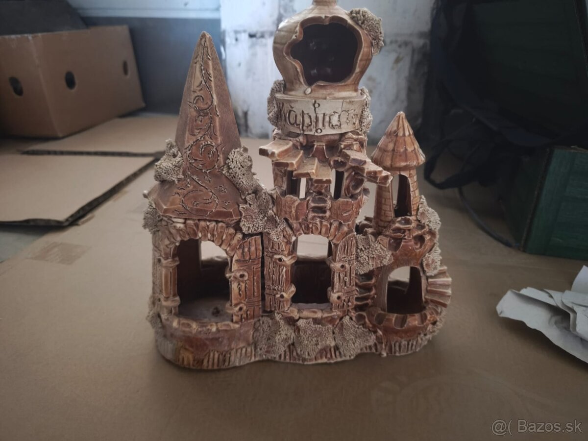 Lacno predám pekný keramický ručne robený nový hrad - 3
