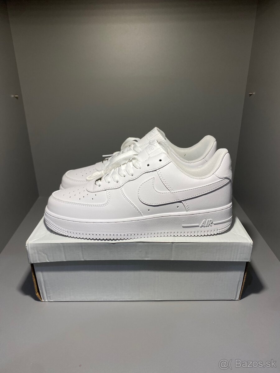 Nike Air Force 1 Biele - 3
