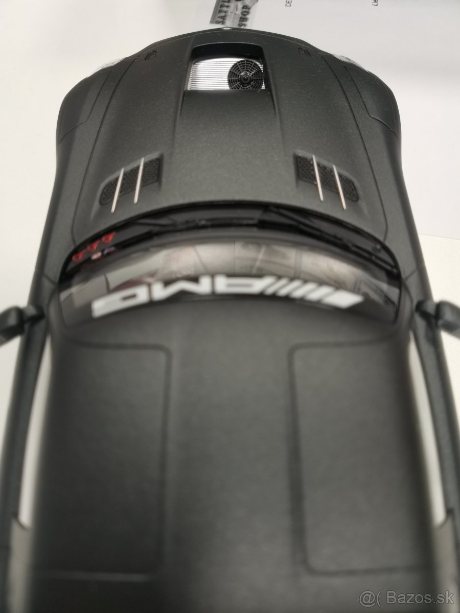 Mercedes SLS 1:18 - 3
