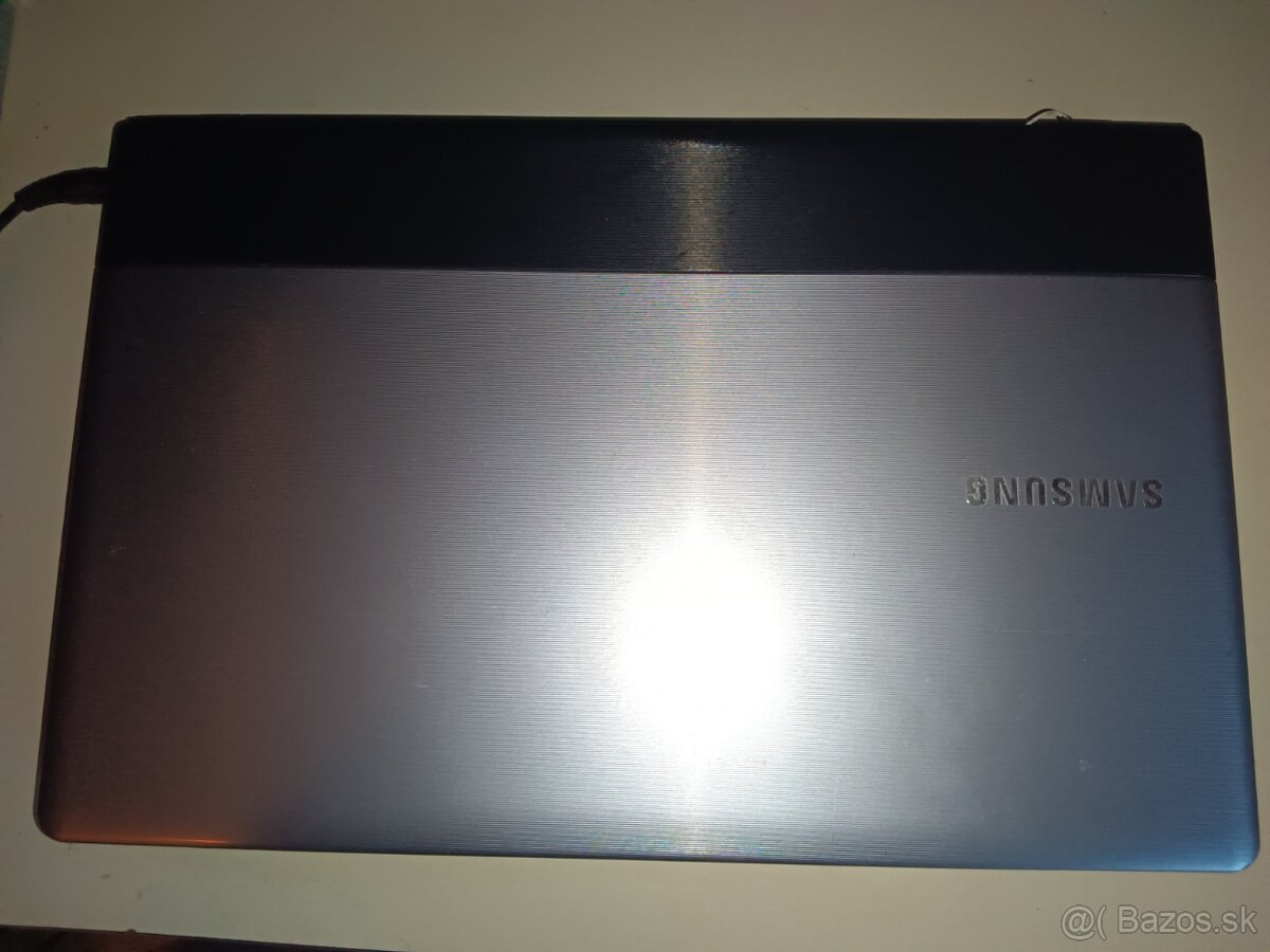 Samsung 305E strieborno-sivý - 3