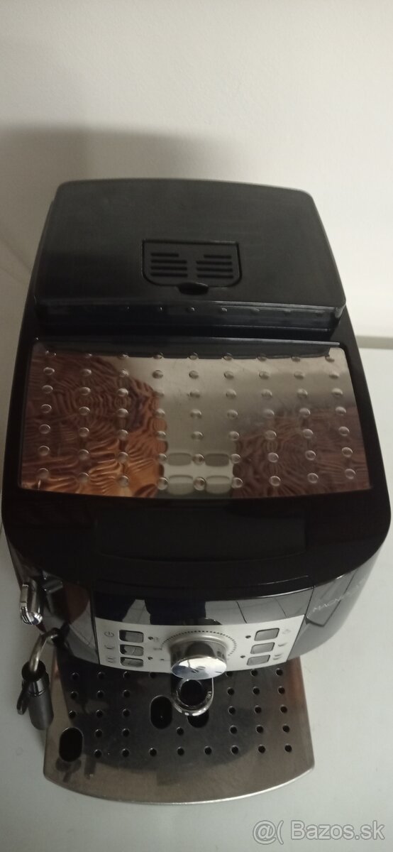 DeLonghi Magnifica S ECAM 22.110.B - 3