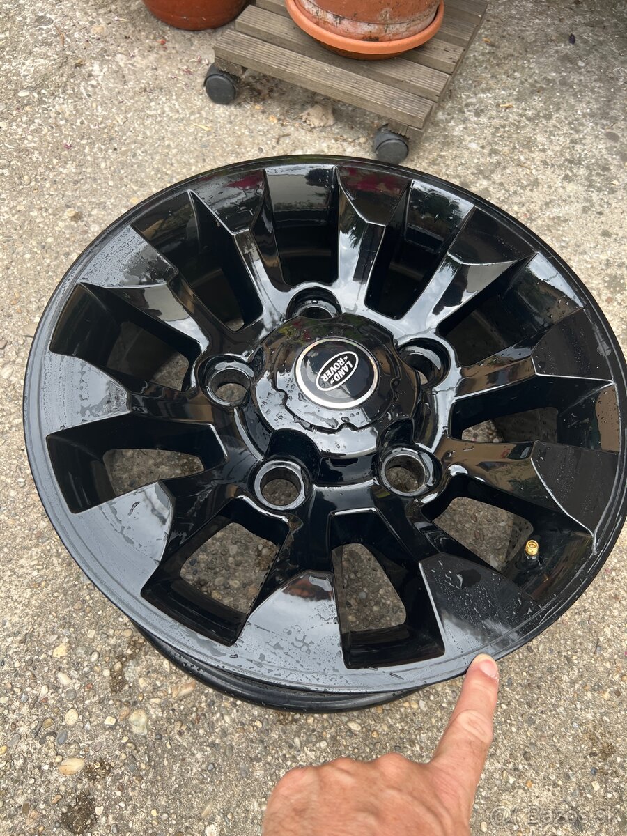 REZERVOVANE - 5x Defender alu disky- sawtooth 16”