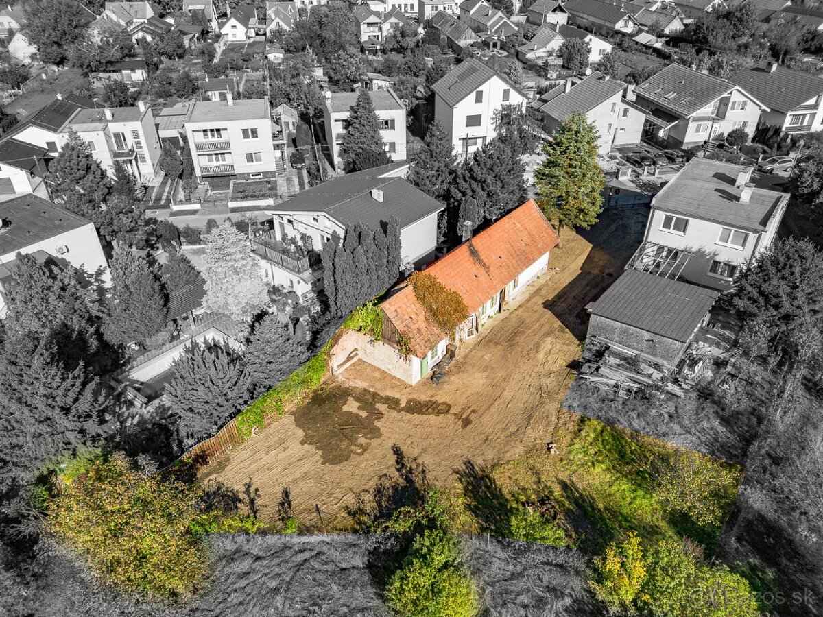 ŠPORTOVÁ ul. - STAVEBNÝ POZEMOK V POKOJNEJ ČASTI OBCE - 3