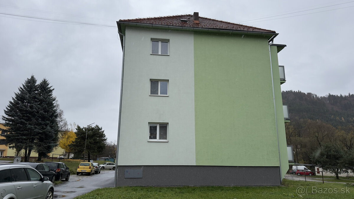 NA PREDAJ: 2i byt s balkónom v pôvodnom stave Valaská ul.TDH - 3