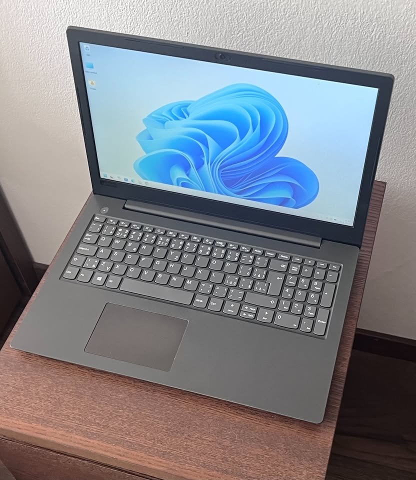 Predám notebook Lenovo V130 - 3