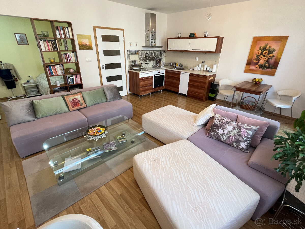 1 a 1/2 izbový byt s balkónom 43 m2 Trenčín, ul. Východná - 3