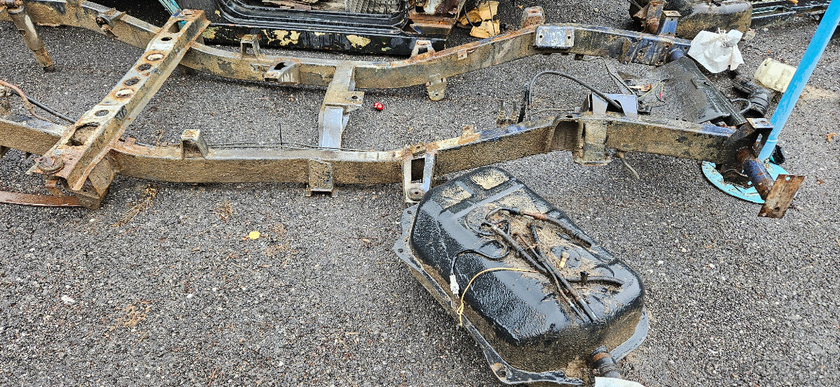 Suzuki Samurai 1,3 diely - motor - 3