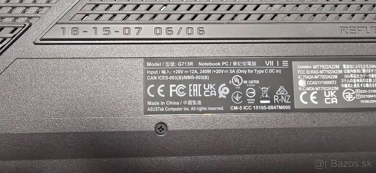 ASUS Rog Strix G713RM-KH011W - 3