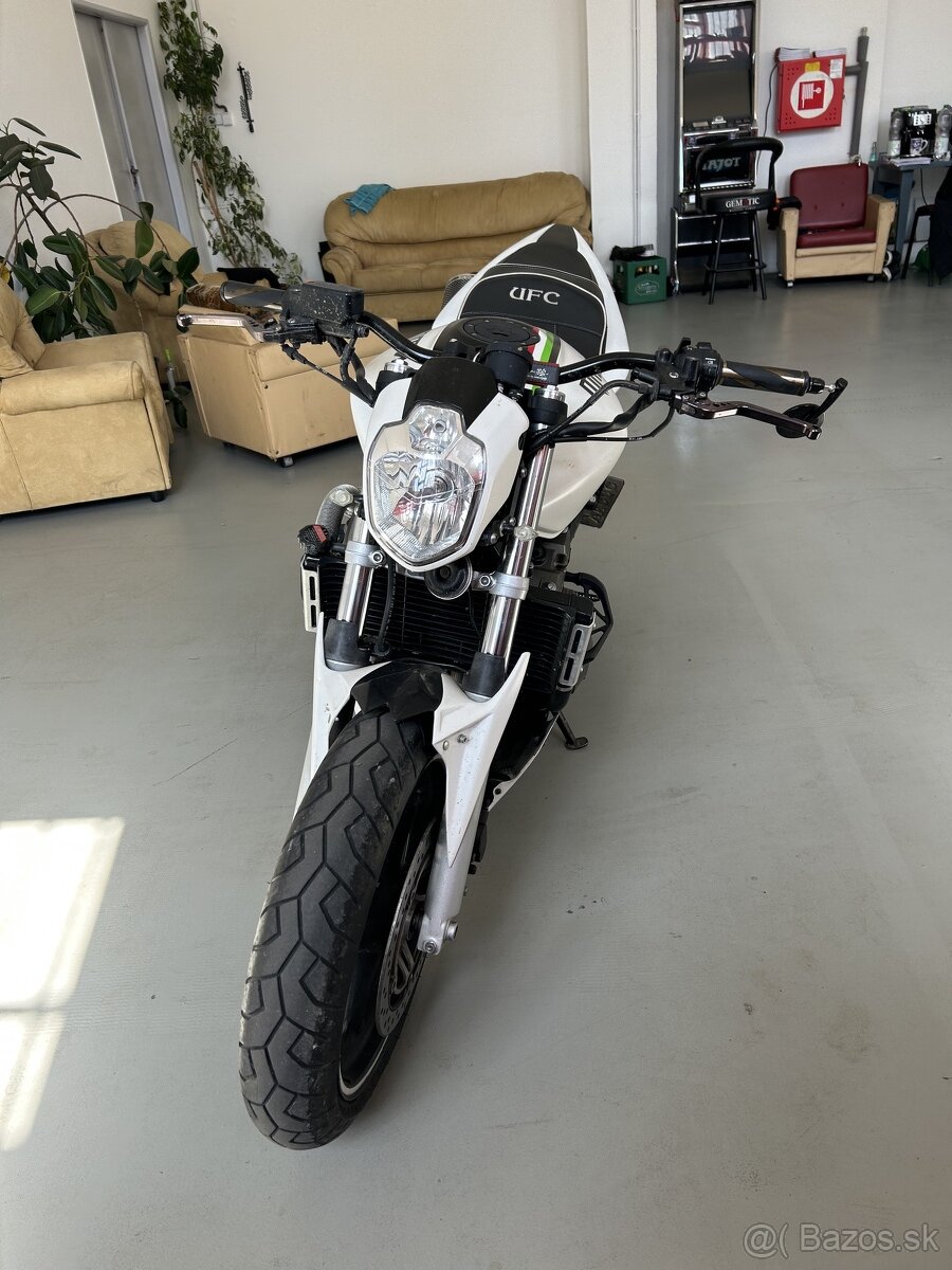 Honda HORNET 600 - 3