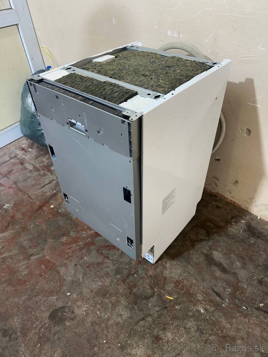 Vstavana myčka Beko uzka - 3