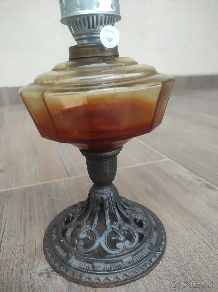 historicka petrolejova lampa. - 3