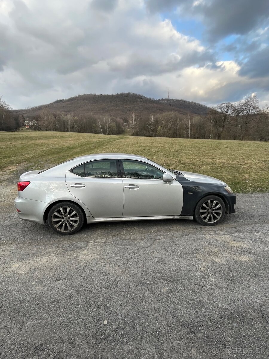 Lexus is250 - 3