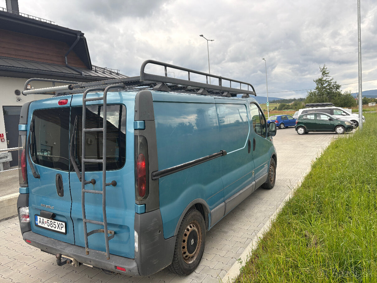 RENAULT TRAFIC II - 3