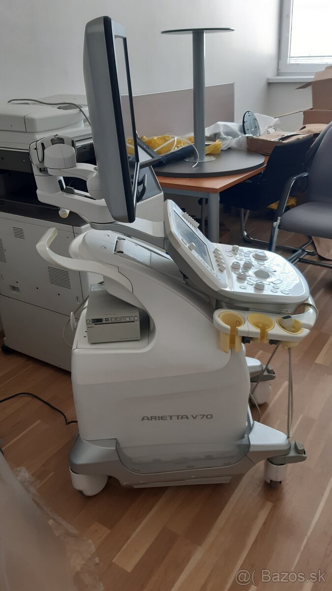 Ultrazvukový prístroj HITACHI ALOKA ARIETTA v70 - 3