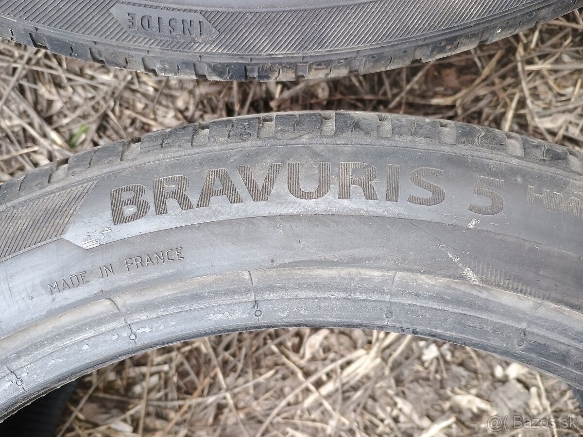 235/40R18 letné - 3