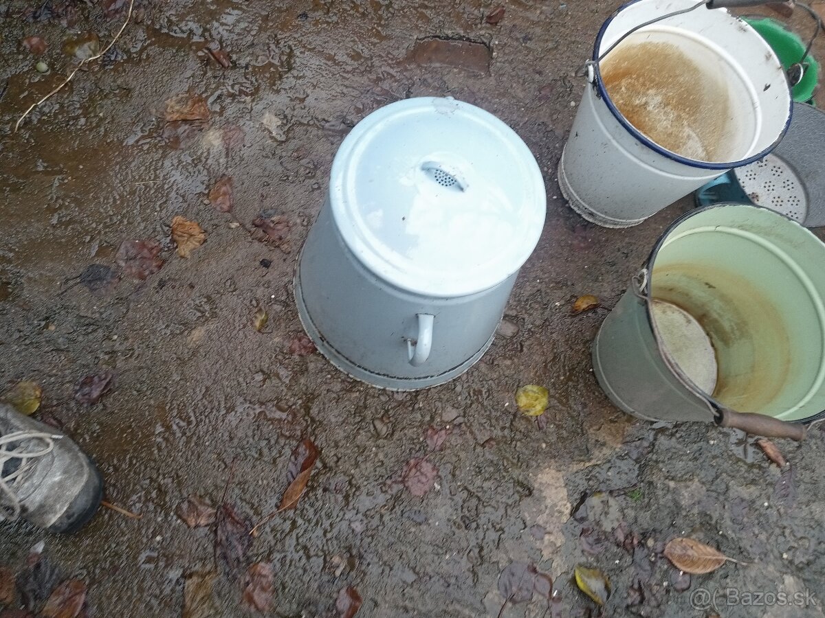 Smalt.nadoby.vesiaky - 3