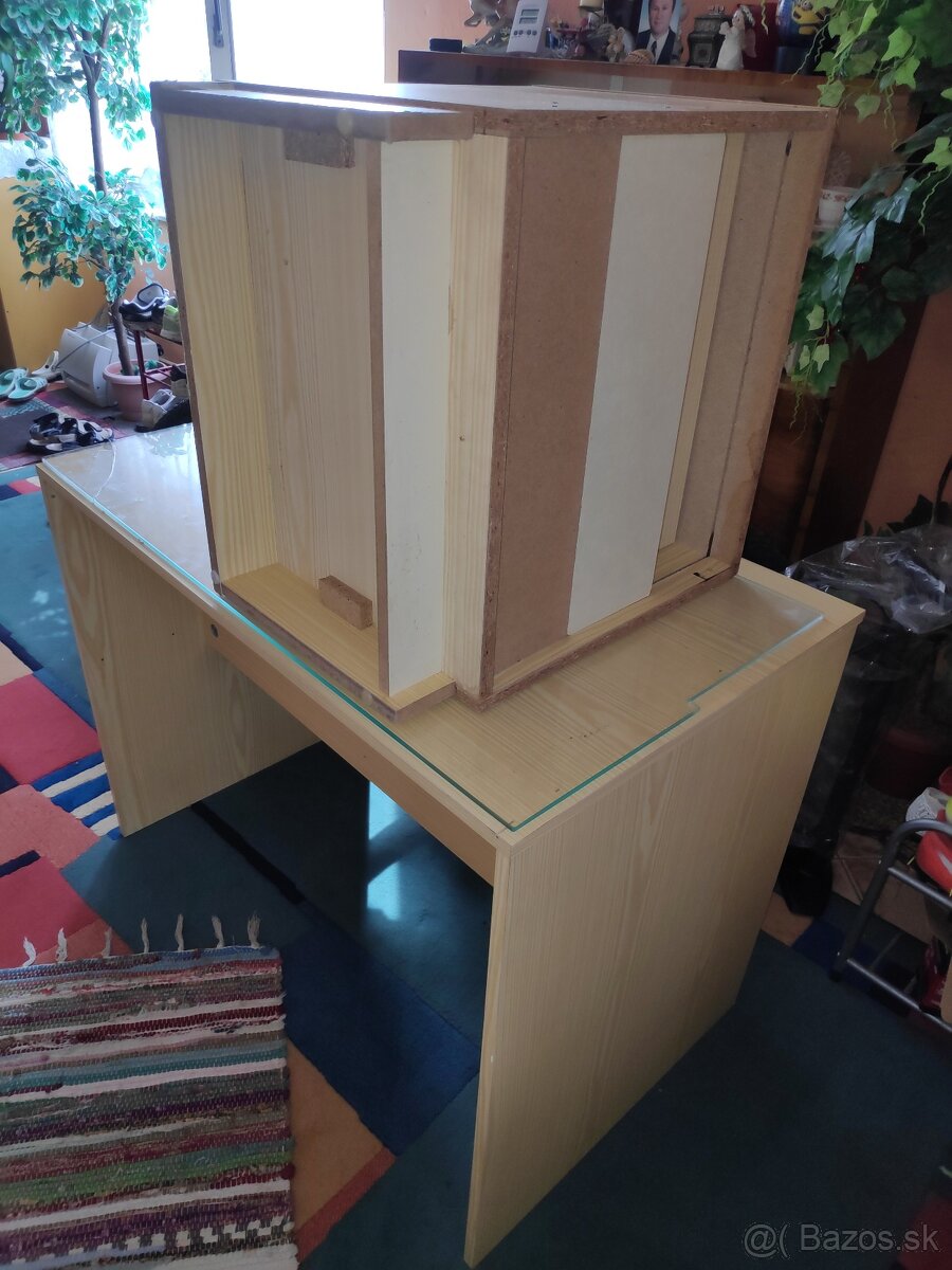 Predám nábytok, PVC rúru a garážovú bránu - 3