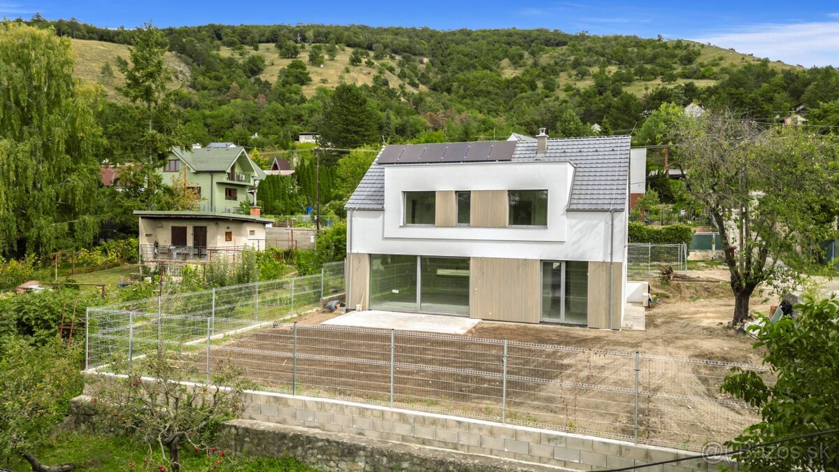 REZERVOVANÉ : Nový domov v Devíne - 5izb. rodinný dom s doko - 3