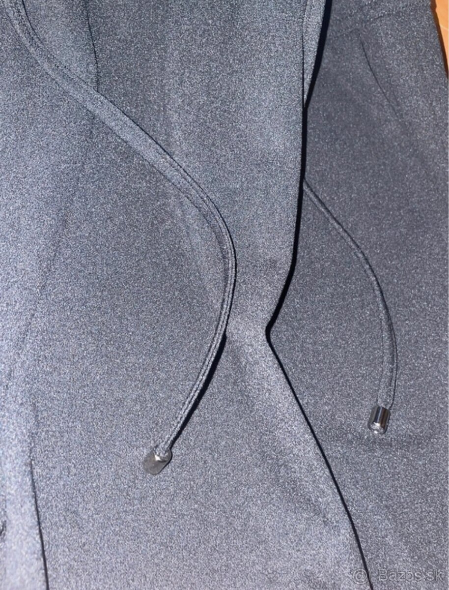 Elegantný trblietavý overál - 3