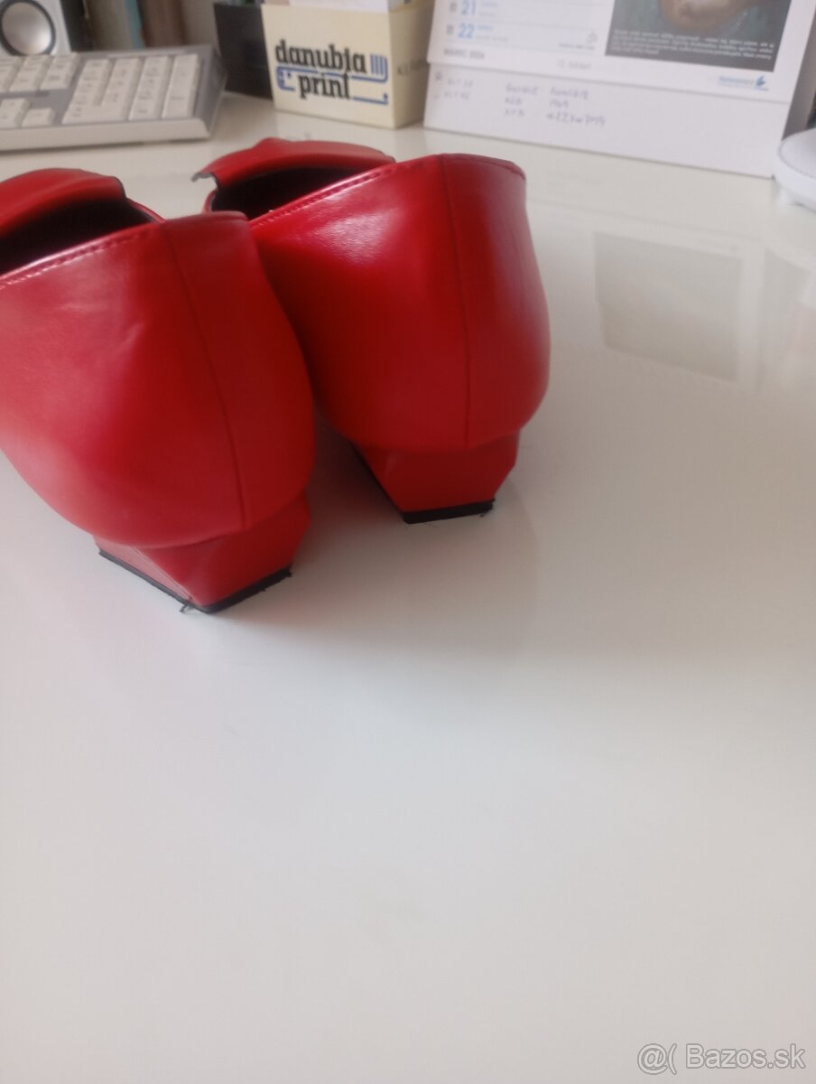 Elegantné červené lodičky č. 39 - 3