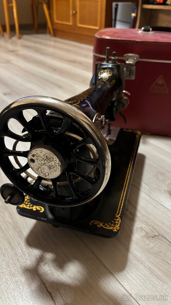 Starozitny šijaci stroj Veritas - 3