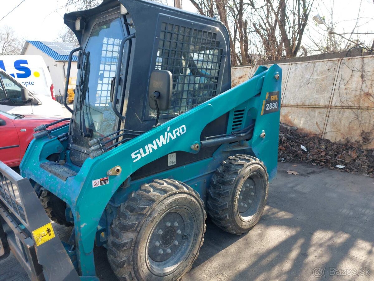 šmykom riadený čelný nakladač Sunward SWL2830 - 3