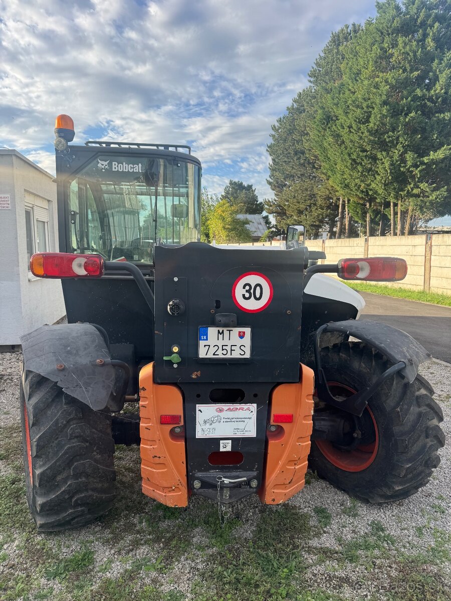 Teleskopický manipulátor Bobcat TL470X - 3