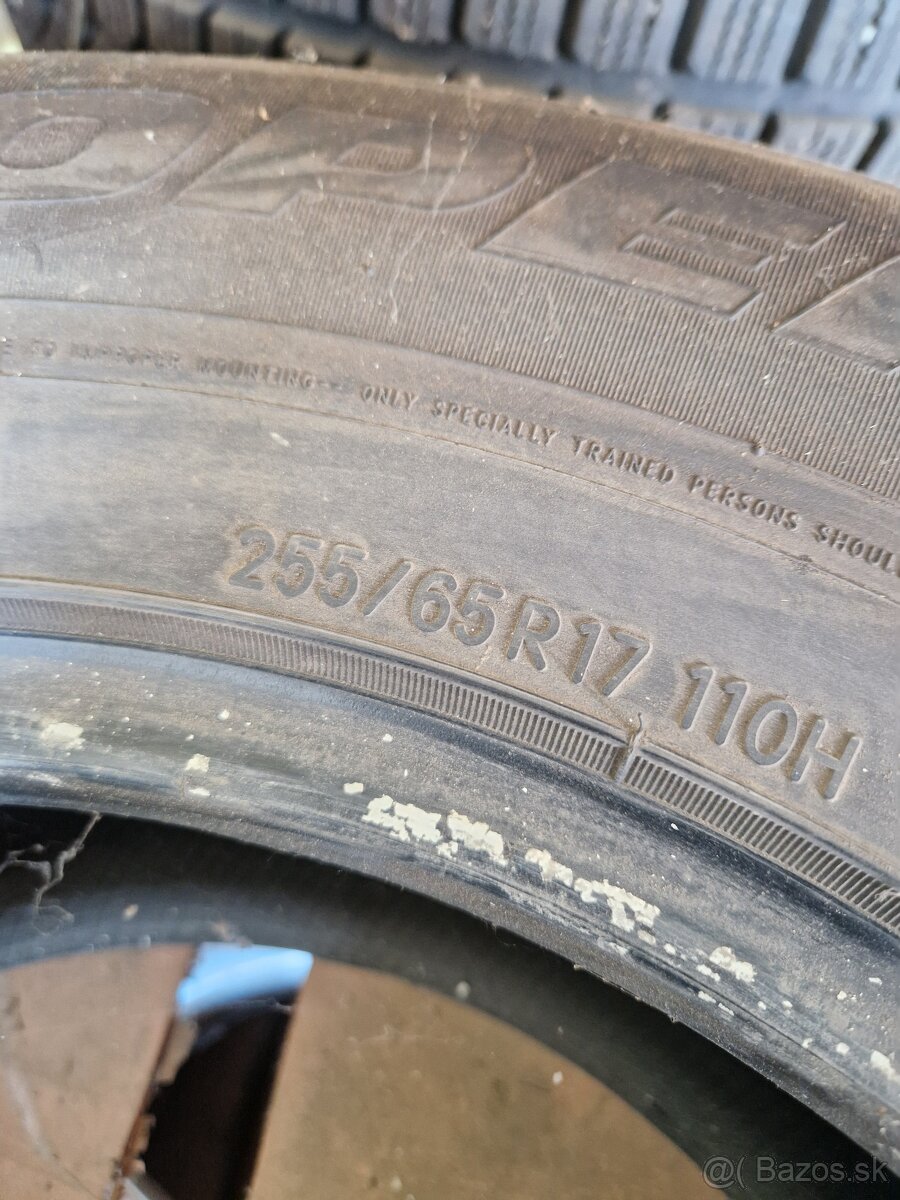 Zimne pneu. R17 255/65 - 3
