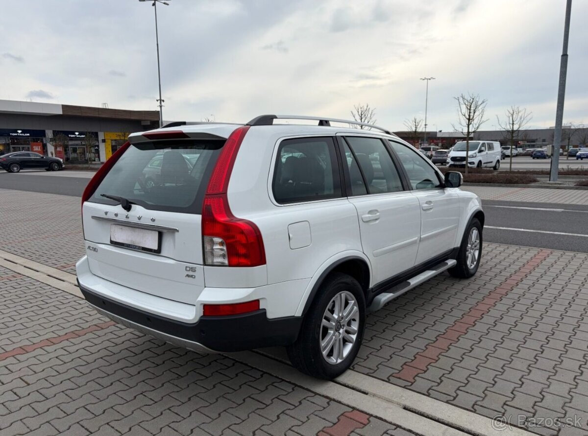 Volvo XC90 D5 AWD ČR 7 MÍST - 3