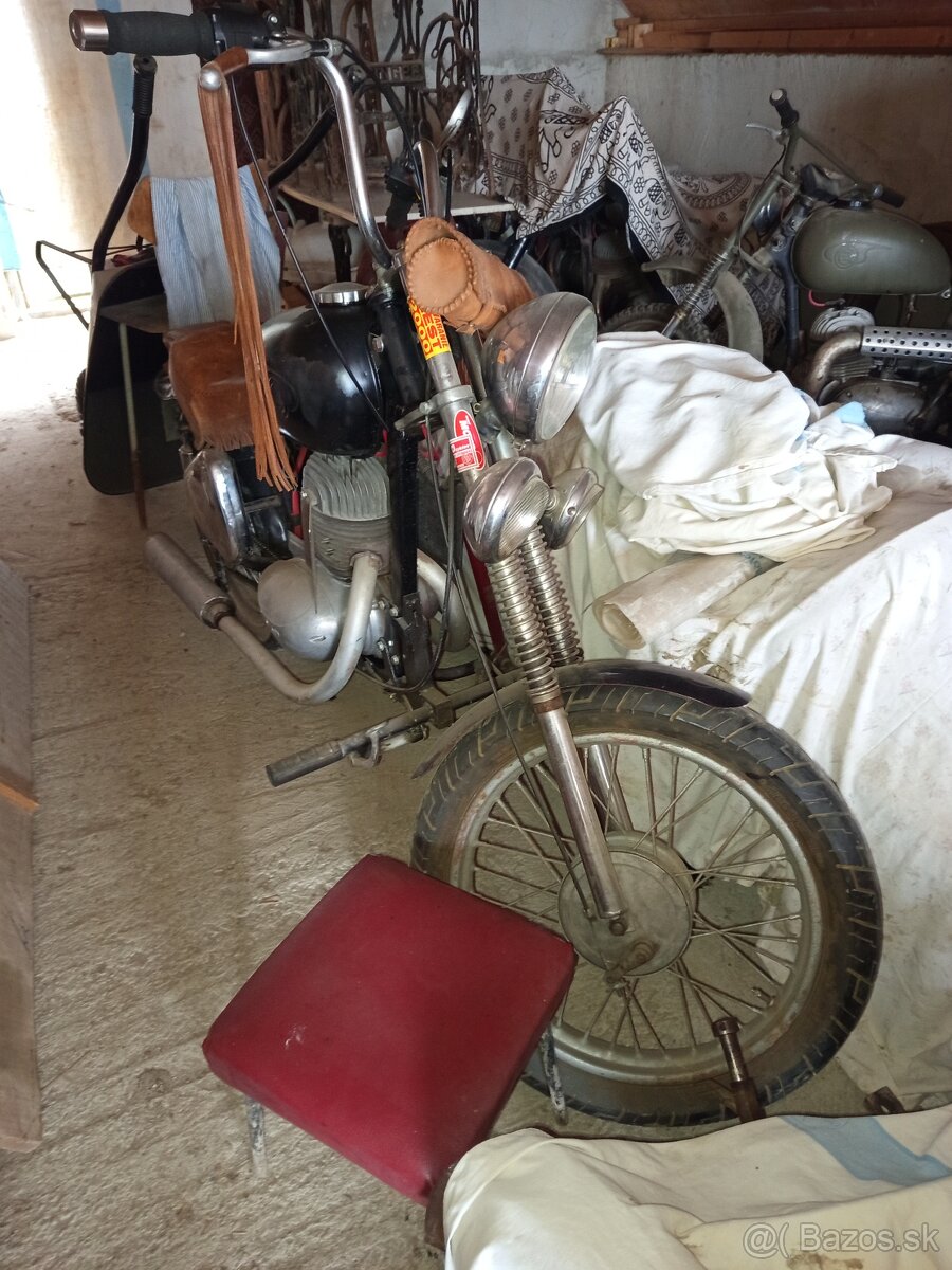 Jawa 250 - 3