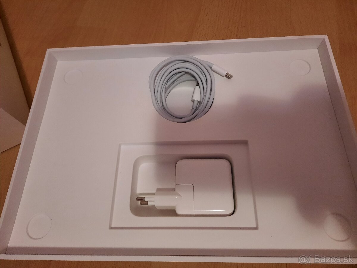 Apple MacBook Air 13-palcovy - 3