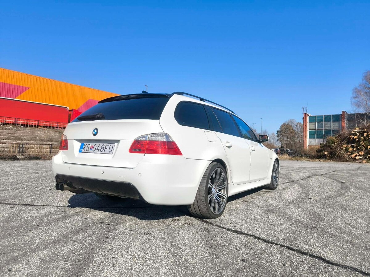 Predám BMW e61 525d touring - 3