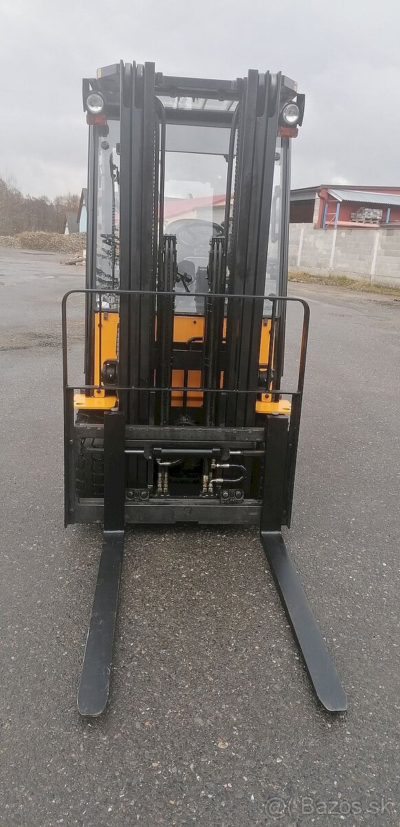 HYUNDAI 30BH-9 AKU triplex, boční posuv - 3