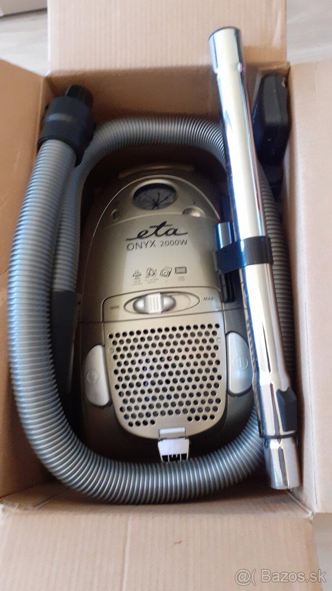 Podlahový vysavač ETA Onyx 0466 90030 - 3