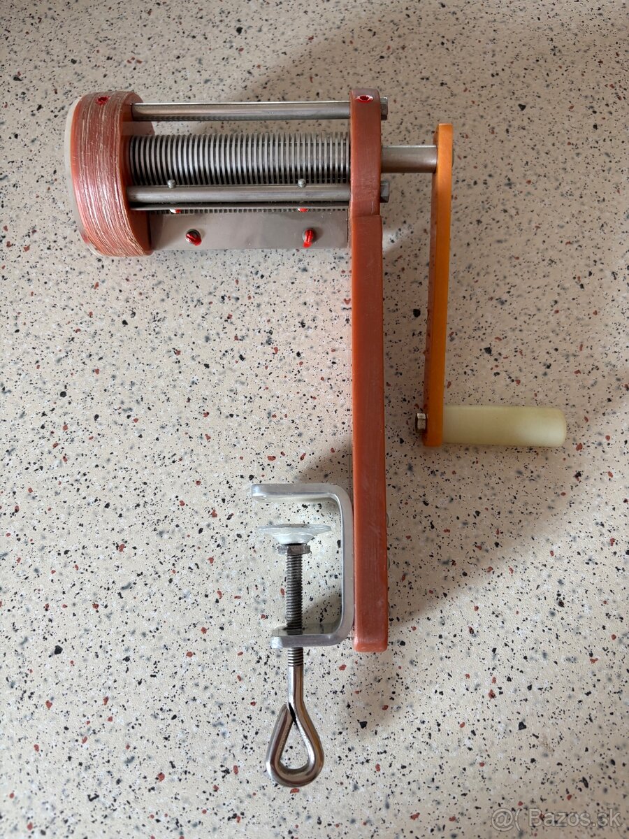 Mlynčeka na krájanie tenkých a hrubých rezancov - 3