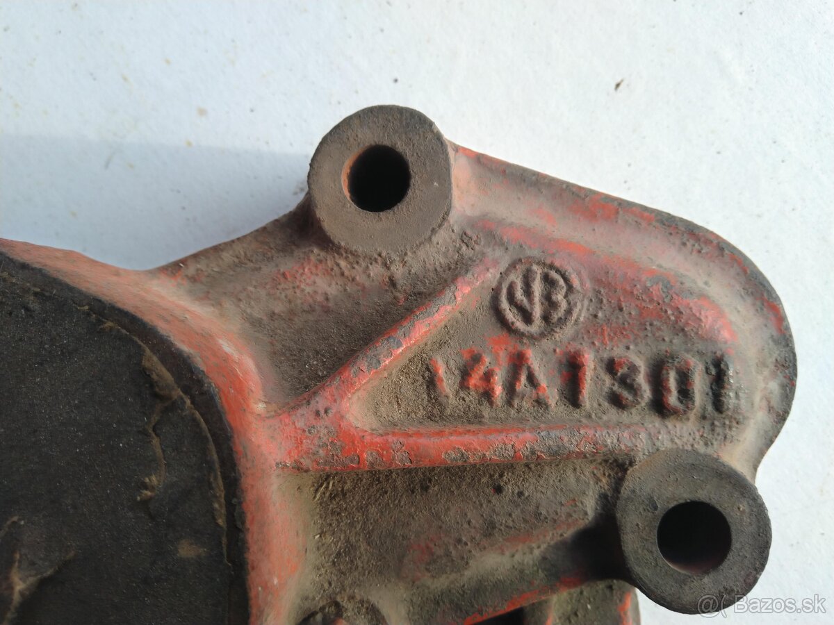 Vodná pumpa pre DT-75/TDT-55 - - 3