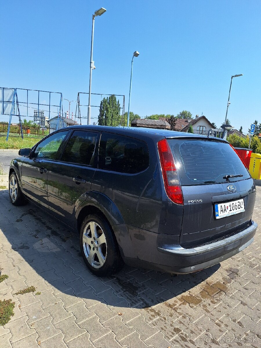 Predám Ford Focus 1.6 AC Kombi - 3
