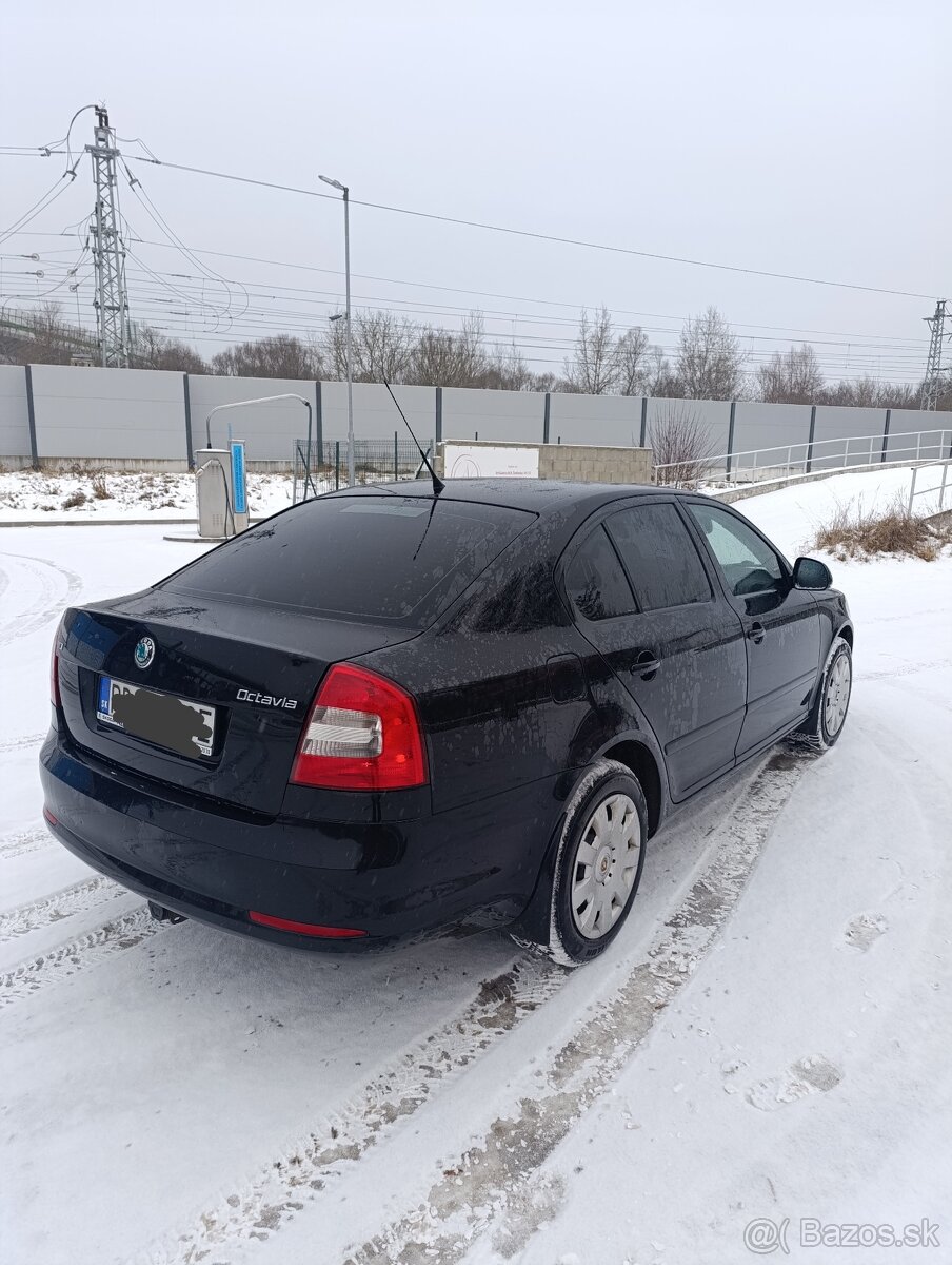 Predám škoda Octavia 2 facelift sedan - 3