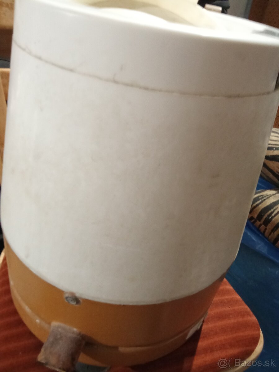 Žmýkačka retro - 3