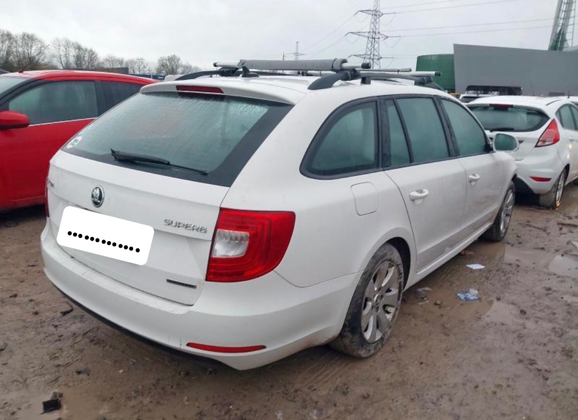 Škoda Superb 2 combi facelift- náhradné diely - 3