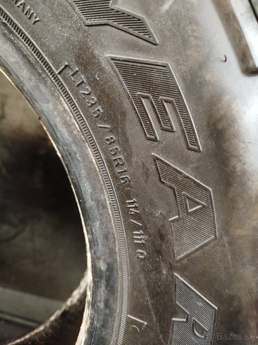 Predám rezervnú offroad pneu 235/85 R16 8mm