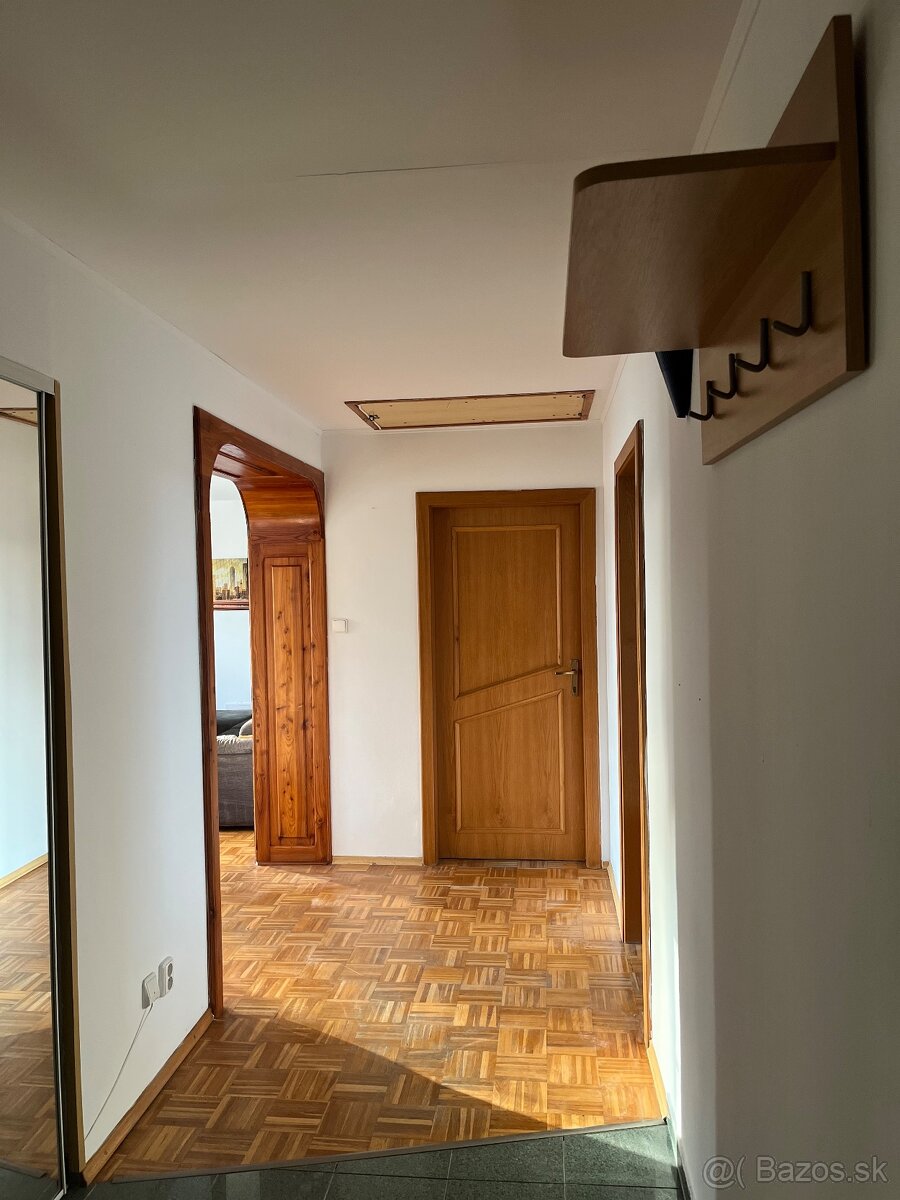 Prenájom 3-izbového bytu s loggiou – centrum Prešova - 3